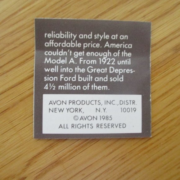 Vintage Avon Pin 1929 Ford with original Avon box - Picture 5 of 9